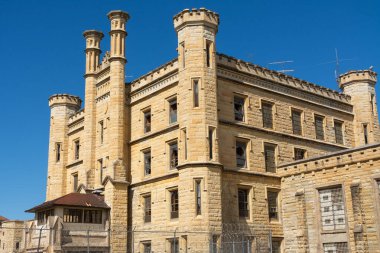 Eski terk edilmiş hapishanenin dışında. Joliet, Illinois, ABD