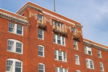 Midwest City 'de eski boş bir otel..