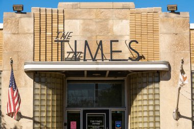 Ottawa, Illinois - ABD - 23 Eylül 2021: Ottawa şehir merkezindeki eski Times binası.