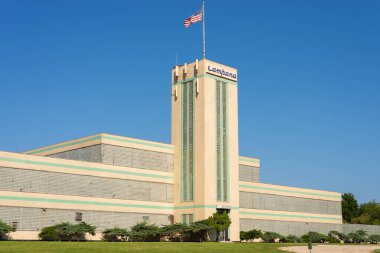 Batavia, Illinois - ABD - 18 Eylül 2021: 1926 'da kurulan tarihi Campana fabrikası, güzel bir yaz gününde.