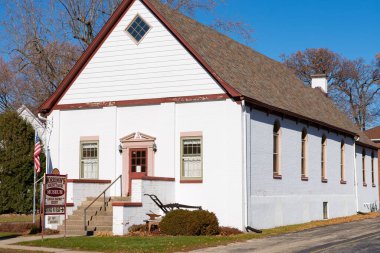 Morrison, Illinois - ABD - 30 Kasım 2021: Tarihi Lincoln Otoyolu 'ndaki Morrison Miras Müzesi' nin dışı.