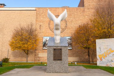 Dixon, Illinois - ABD - 16 Kasım 2021, Barış ve Özgürlüğün Kanatları - Nick Tanev tarafından Reagan Barış Parkı 'nda.