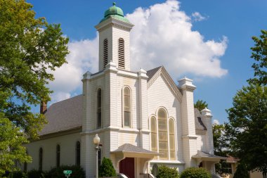 Orta batı kasabasında güzel bir kilise..