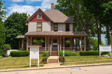 Dixon, Illinois - ABD - 15 Haziran 2021: Ronald Reagan 'ın Dixon, Illinois' deki çocukluk evi.