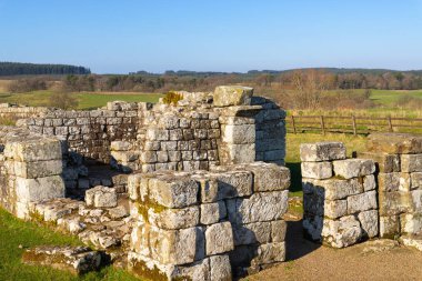 Harrow 'un yarasının kalıntıları, Kuzey İngiltere' deki Hadrian Duvarı 'nda 49 Milecastle..