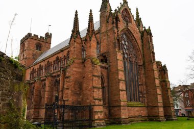 Carlisle Katedrali, 1133 yılında yağmurlu bir bahar gününde inşa edildi. Carlisle, Birleşik Krallık.