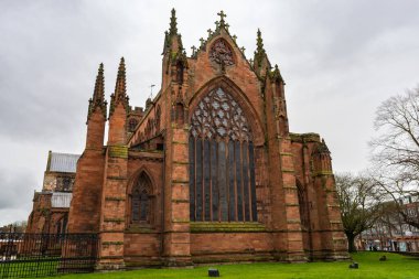 Carlisle Katedrali, 1133 yılında yağmurlu bir bahar gününde inşa edildi. Carlisle, Birleşik Krallık.