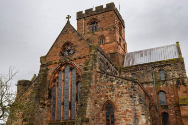 Carlisle Katedrali, 1133 yılında yağmurlu bir bahar gününde inşa edildi. Carlisle, Birleşik Krallık.