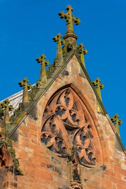 Güzel bir bahar sabahında kasaba merkezindeki eski Katedral 'in dışında. Carlisle, İngiltere.