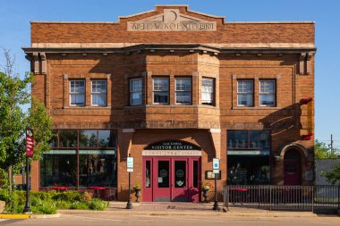 La Salle, Illinois - ABD - 19 Haziran 2022: La Salle, Illinois şehir merkezindeki tarihi I ve M Kanalı Ziyaretçi Merkezi.