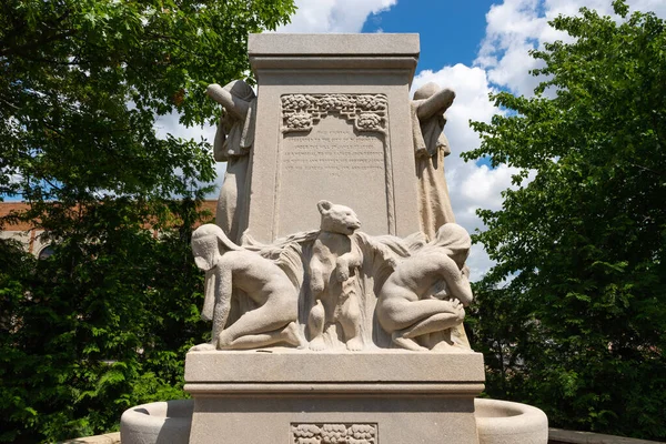 Bloomington Illinois Estados Unidos Julho 2022 Trotter Memorial Fountain Sculptor — Fotografia de Stock