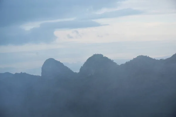 Schöner Sonnenaufgang Khuan Nok Ten Berg Phatthalung Provinz Thailand — Stockfoto