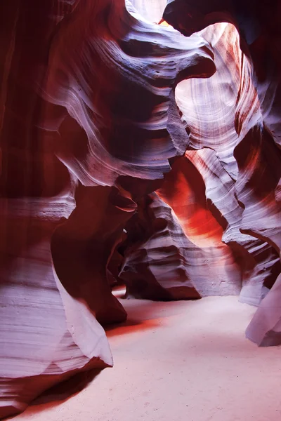 Luce del sole attraverso il canyon dell'antilope superiore — Foto Stock