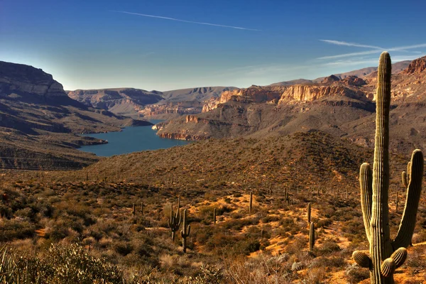 Vista panorâmica do Lago Apache no Arizona — Fotografia de Stock
