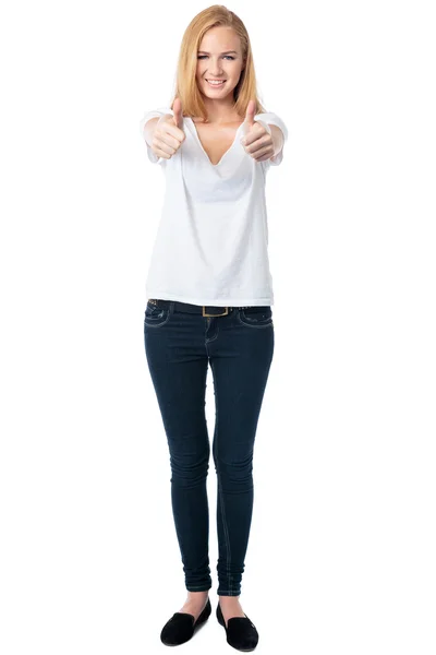 Young woman giving a double thumbs up — Stock Photo, Image