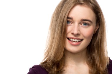 oldukça hareketli bir genç kadın