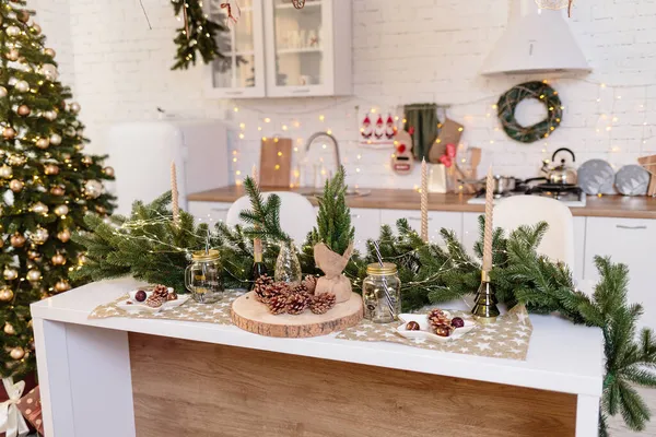 Árbol Navidad Interior Casa Año Nuevo Cocina Decorado Navidad Foto —  Fotos de Stock