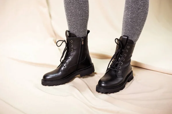 Botas Femininas Pretas Feitas Couro Genuíno Nova Coleção Sapatos Inverno — Fotografia de Stock