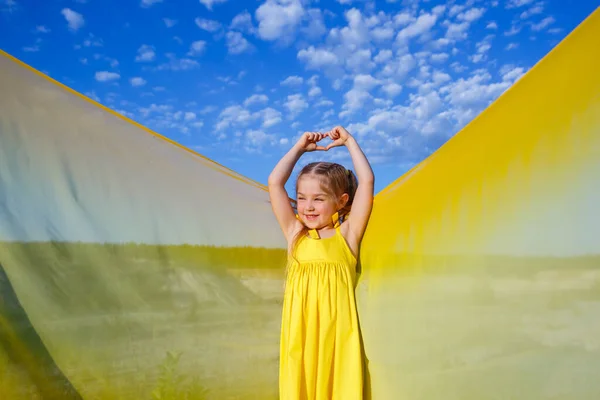 Blonde Girl Years Old Bright Yellow Dress Blue Sky — Stock Photo, Image