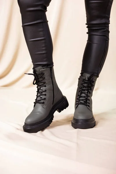 Damesbenen Leren Schoenen Met Natuurlijk Materiaal Fashion Style Nieuwe Schoen — Stockfoto