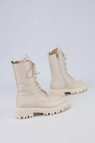 Bottes Hiver Blanches Pour Femmes Avec Fourrure Semelles Épaisses Lacets — Photo