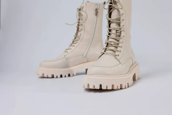 Women White Winter Boots Fur Thick Soles Laces Advertising New — Φωτογραφία Αρχείου