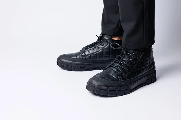 Мужские Черные Сапоги Натуральной Кожи Мужская Обувь Белом Фоне Зимняя — стоковое фото