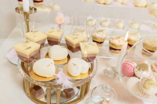 Candy Bar Bruidstaart Tabel Met Snoep Ontbijtbuffet Met Cupcakes Snoepjes — Stockfoto