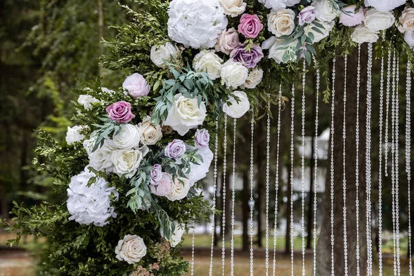 Arc Festif Pour Cérémonie Peinture Des Jeunes Mariés Jour Mariage — Photo