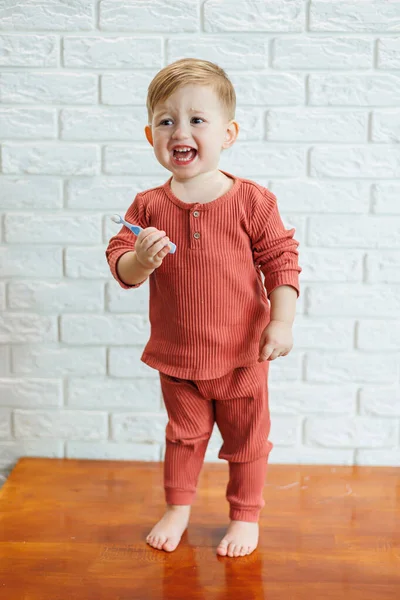 Bambino Piccolo Impara Lavarsi Denti Con Uno Spazzolino Denti Igiene — Foto Stock