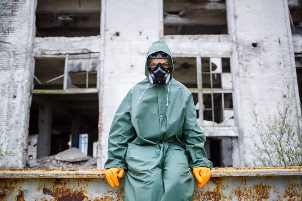 Dosimétriste Scientifique Vêtements Protection Masque Gaz Vérifient Niveau Rayonnement Radioactif — Photo