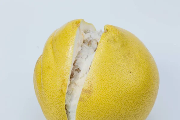 Pomelo Isolato Fondo Bianco Agrumi Esotici Tropicali — Foto Stock