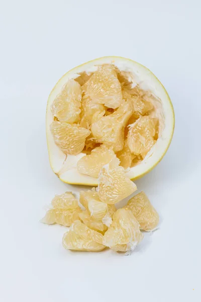 Pomelo Frukt Isolerad Vit Bakgrund Tropiska Exotiska Citrusfrukter — Stockfoto