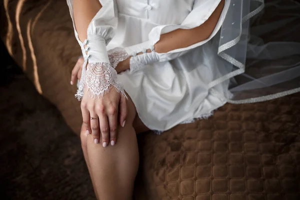 Schöne Junge Braut Einem Hochzeitstag Weißes Brautkleid Moderne Schicke Kleidung — Stockfoto