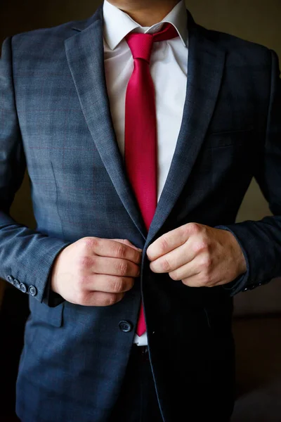 Young Male Businessman Puts Shirt Stylish Suit Meeting — Stock Photo, Image