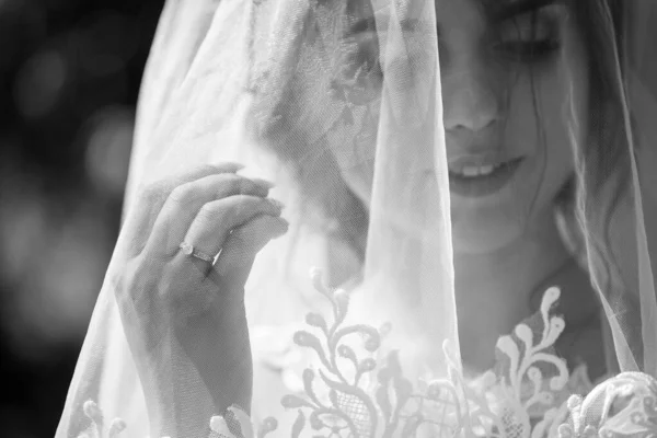 Portrait Happy Bride Long White Wedding Dress Veil Her Face — Stock Photo, Image