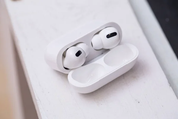 Fones Ouvido Brancos Vácuo Moderno Sem Fio Novos Acessórios Gadget — Fotografia de Stock