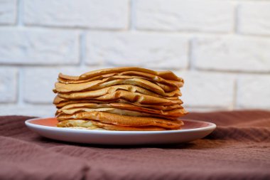 Doğal malzemeli ev yapımı leziz krepler, ev yapımı krepler.
