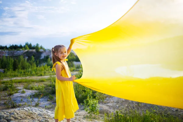 Small Years Old Ukrainian Girl Yellow Dress Wings Yellow Fabric — Stock Photo, Image