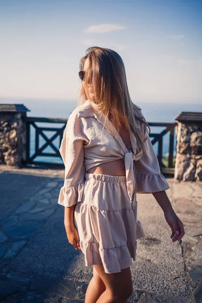 Young Woman Long Blond Hair Light Top Skirt Walks Summer — Stock Photo, Image