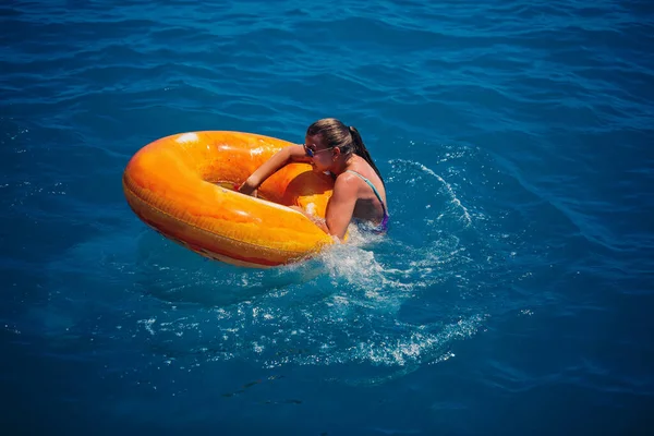 Beautiful Young Woman Fell Inflatable Circle Blue Sea Girl Vacation — Stock Photo, Image