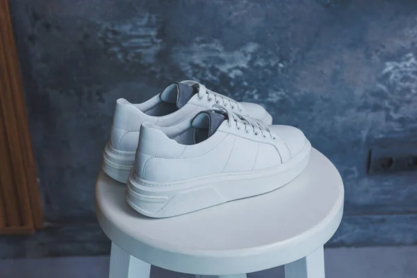 Zapatillas Cuero Blanco Para Mujer Cerca Nueva Colección Zapatos Cuero —  Fotos de Stock