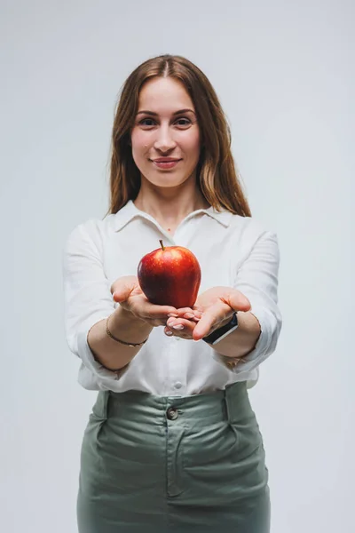 Smiling Woman Holding Red Apple Beautiful Brunette White Shirt Healthy — Fotografia de Stock