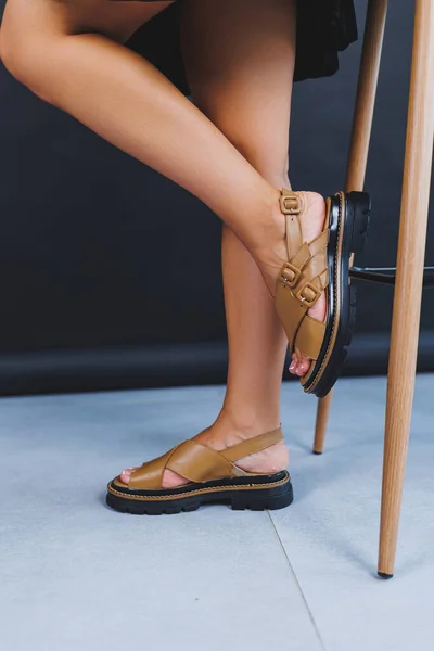 Women Brown Leather Sandals Legs Close Collection Summer Women Shoes — Foto de Stock