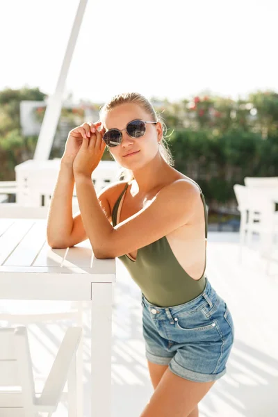 Blond Woman Beautiful Face Tanned Skin Dressed Green Top Denim — 스톡 사진