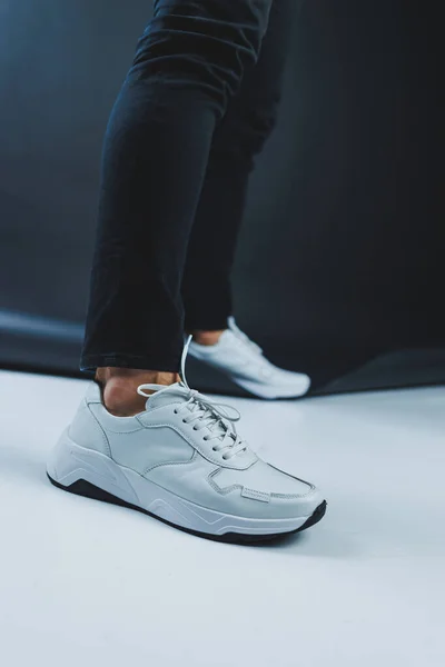Ανδρικά Casual Λευκά Παπούτσια Από Γνήσιο Δέρμα Άνδρες Παπούτσια Λευκά — Φωτογραφία Αρχείου