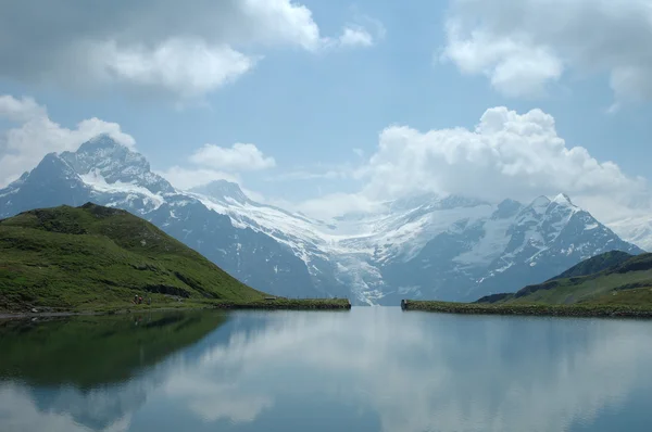 Lac dans les Alpes — Photo