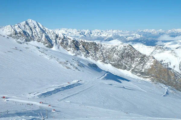 Stoki narciarskie na lodowcu hintertux — Zdjęcie stockowe