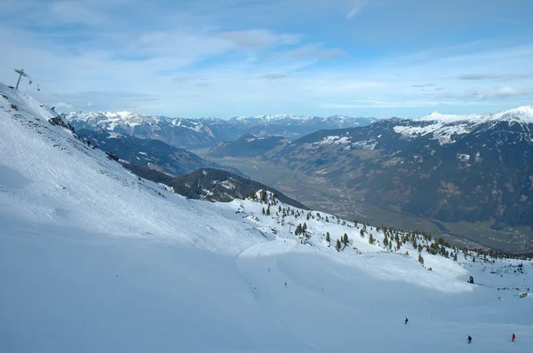 Ski slope and valley — Stock Photo, Image