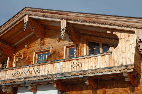 Casa de madeira varanda — Fotografia de Stock